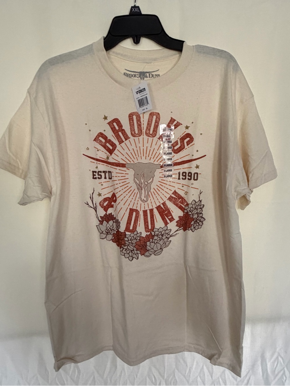 Men's Cream Graphic Tee - Red Accent NWT